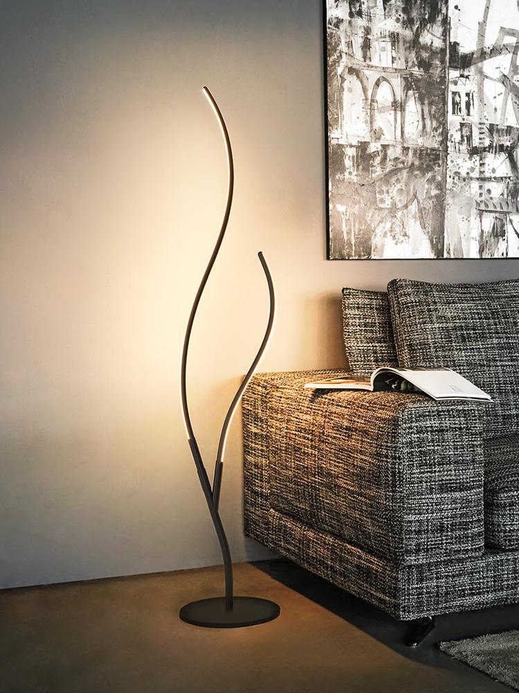 Изображение товара: Современная минималистичная светодиодная напольная лампа, вертикальная лампа в скандинавском стиле для гостиной, черная/белая алюминиевая светодиодная лампа, декоративные лампы