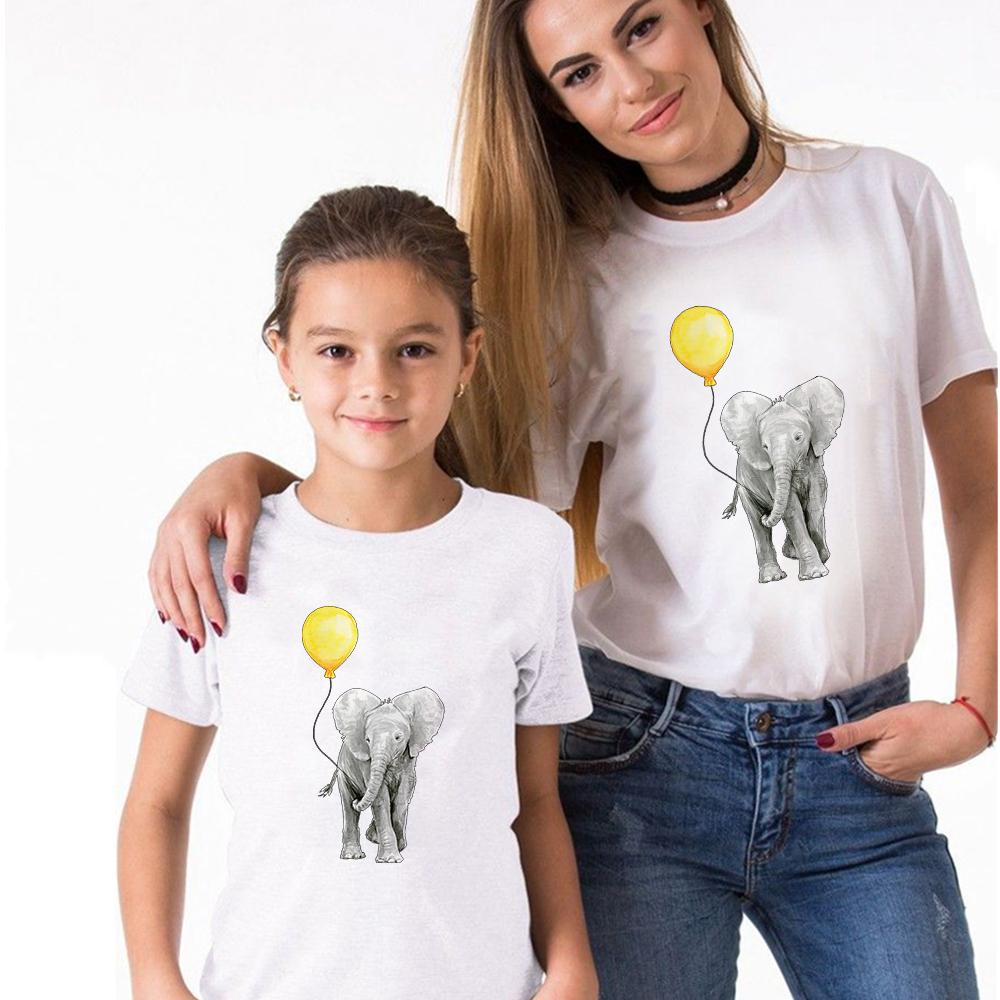 Изображение товара: Наряды в европейском стиле для всей семьи, футболка с принтом милого маленького слона, топ для мамы и меня, Изящная футболка в стиле панк для маленьких девочек с коротким рукавом