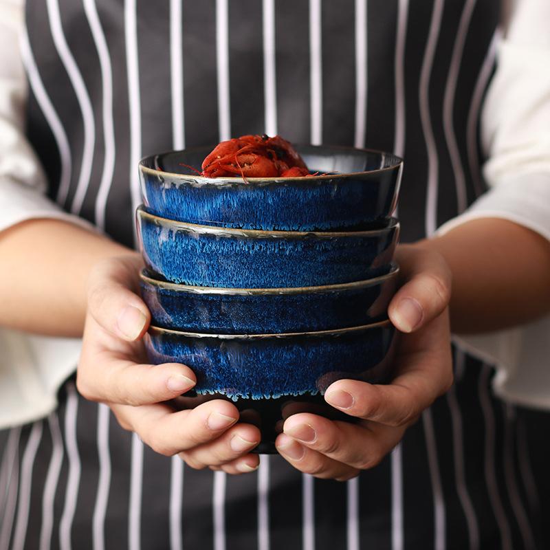 Изображение товара: Керамическая чаша LingAo, домашняя креативная Персонализированная чаша для риса, маленькая чаша с синим градиентом и обжигом, 4,5 дюйма, зеркальный японский суп