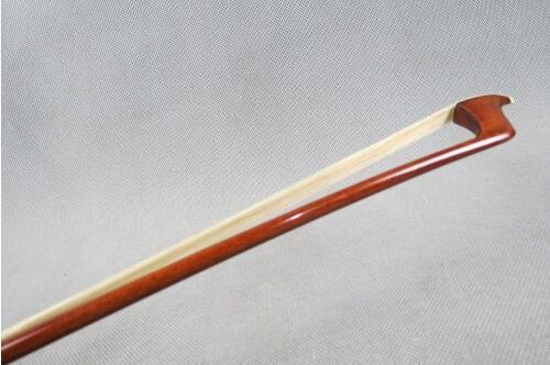 Изображение товара: 1 шт. Профессиональный усовершенствованный мощный лук для скрипки Pernambuco 4/4, серебряное крепление