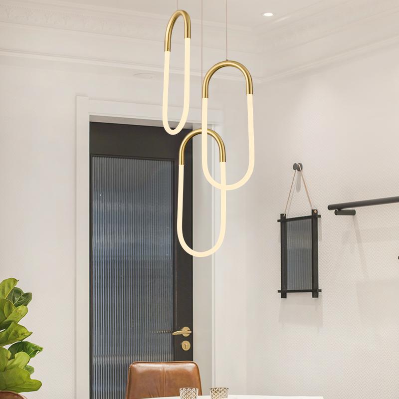 Изображение товара: Золотые современные подвесные светильники, современный дизайн для гостиной, спальни, кабинета, акриловая креативная Подвесная лампа, кухонная Подвесная лампа