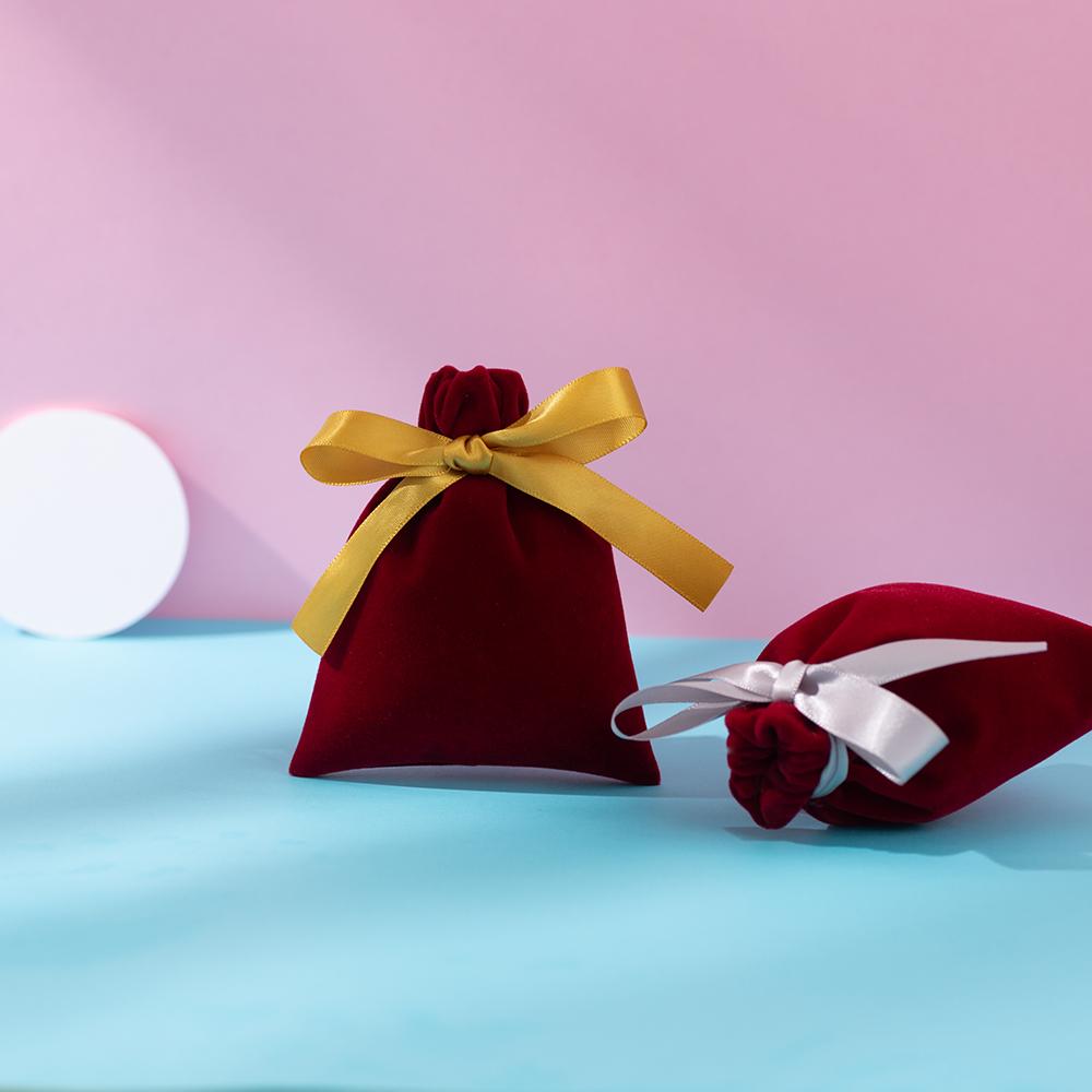 Изображение товара: 10 шт. небольшие бархатные сумки с ленточкой для упаковки ювелирных изделий конфетные свадебные сумки рождественские подарки оптом мешочки