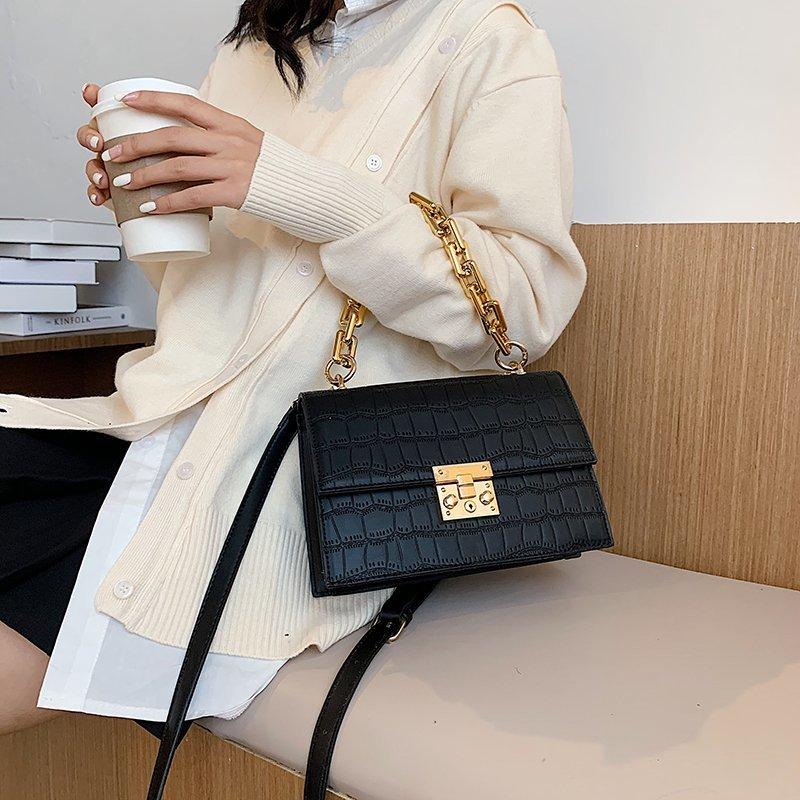 Изображение товара: Модная простая маленькая квадратная сумка, женская дизайнерская сумка 2020, высококачественные сумки на плечо из искусственной кожи с цепочкой