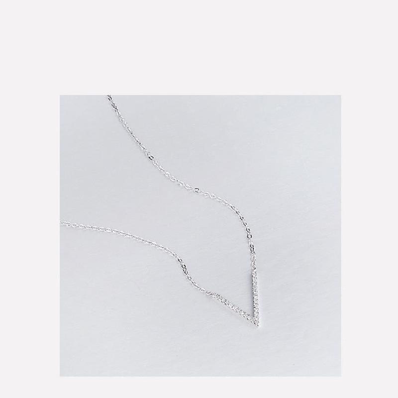 Изображение товара: Ожерелье из стерлингового серебра S925 пробы, женская модная подвеска с инкрустацией из V-образных алмазов и букв из циркония, ювелирные изделия до ключиц