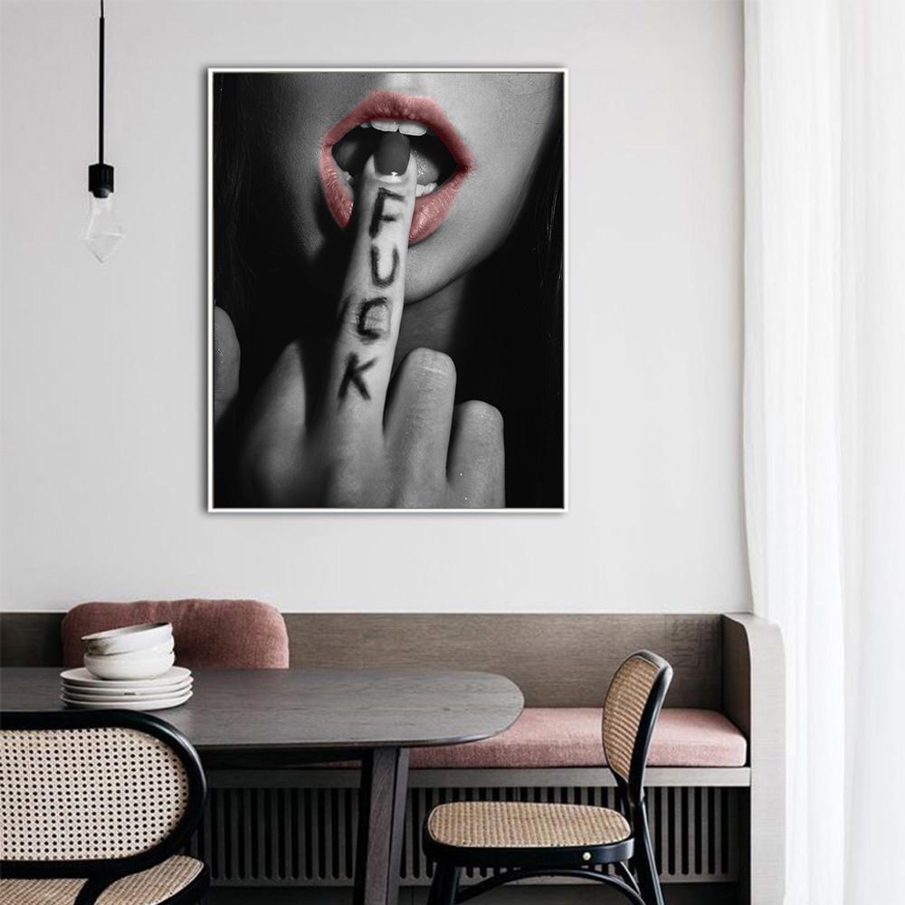 Изображение товара: Черный и белый сексуальные губы с пальцами холст настенные картины художественные плакаты и принты стены Куадрос картины украшения дома