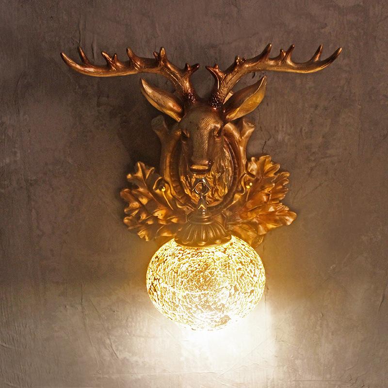 Изображение товара: Европейский внутренний настенный светильник светодиодный креативный спальня голова оленя настенный светильник Гостиная прикроватный коридор Смола стекло настенный светильник