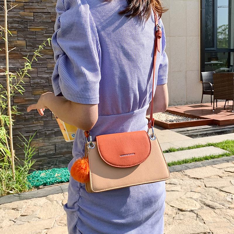 Изображение товара: Квадратная женская сумка контрастных цветов, модная маленькая сумка-мессенджер на ремне, качественная трендовая сумочка из искусственной кожи, кошелек, 2020