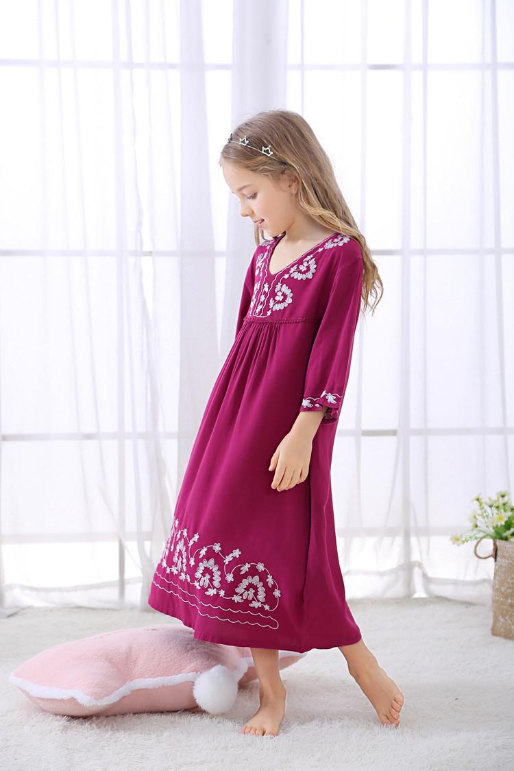 Изображение товара: Детские ночные рубашки с цветочной вышивкой; Ночная рубашка для девочек; Свободный Халат средней длины с длинными рукавами; Детское платье для сна; Домашняя одежда