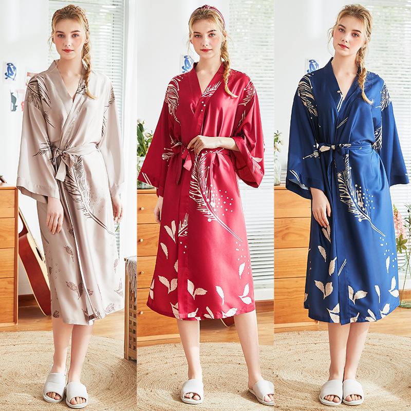 Изображение товара: Женский атласный пикантный халат-кимоно, Шелковый банный халат до колена для подружки невесты, банный халат с листьями, женский халат для невесты