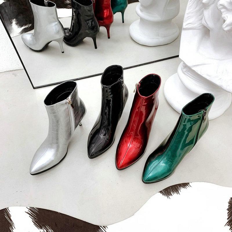 Изображение товара: Женские зимние ботинки из лакированной искусственной кожи с острым носком; Цвет зеленый, серебристый, красный; Ботинки на шпильке; Женские ботильоны; Размер 43