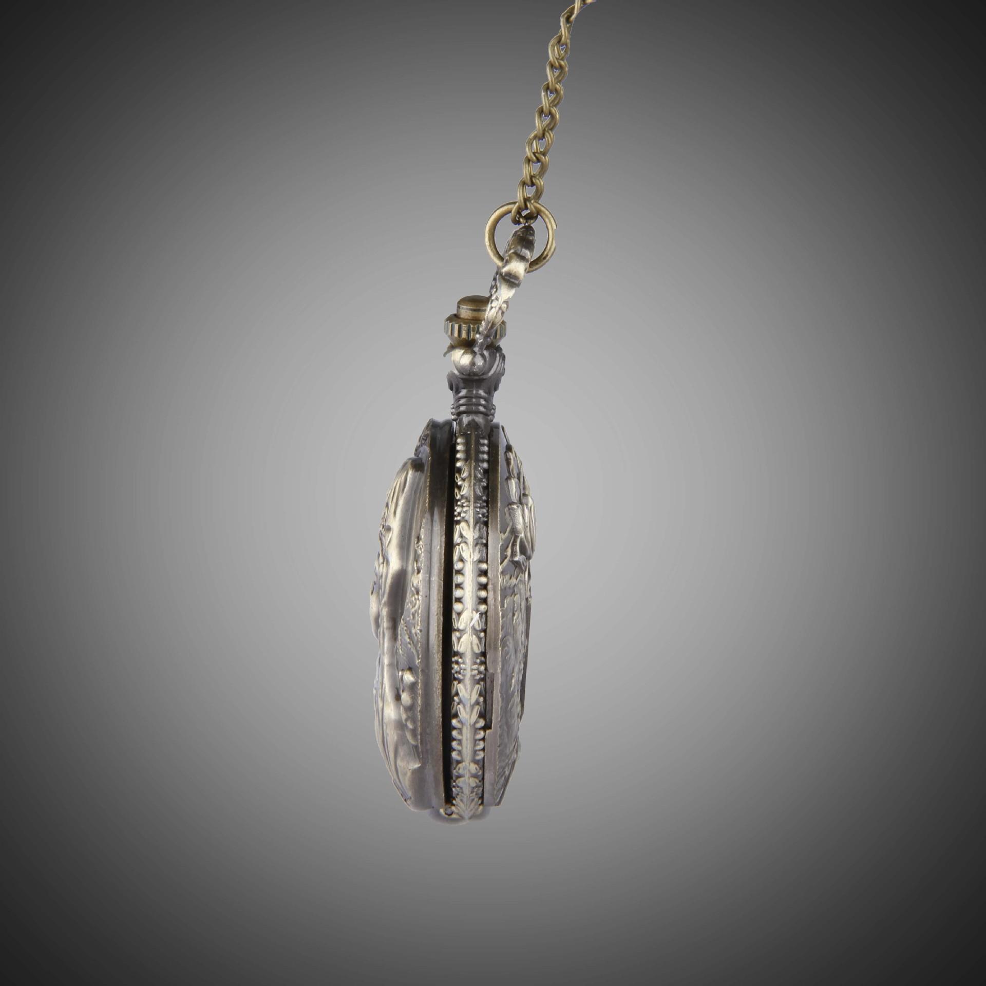 Изображение товара: Кварцевые карманные часы, Подарочный браслет, тонкая цепочка, популярный классический большой античный бронзовый рельефный Quanyin для мужчин и женщин, подарок для мужчин 8081