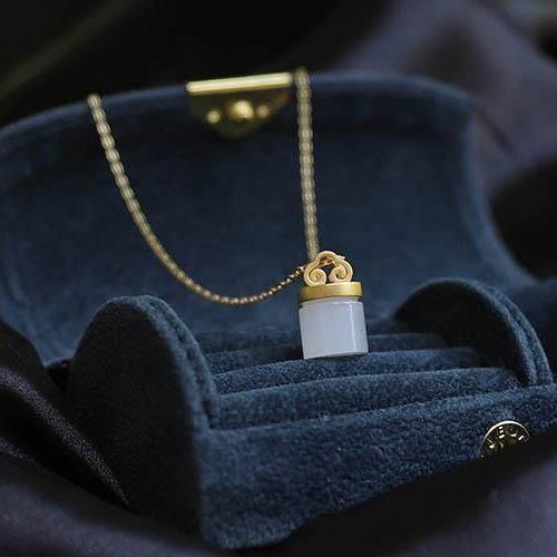 Изображение товара: Новое серебряное ожерелье Xiangyun из натурального белого нефрита с цилиндрической подвеской в китайском стиле ретро элегантные женские брендовые ювелирные изделия
