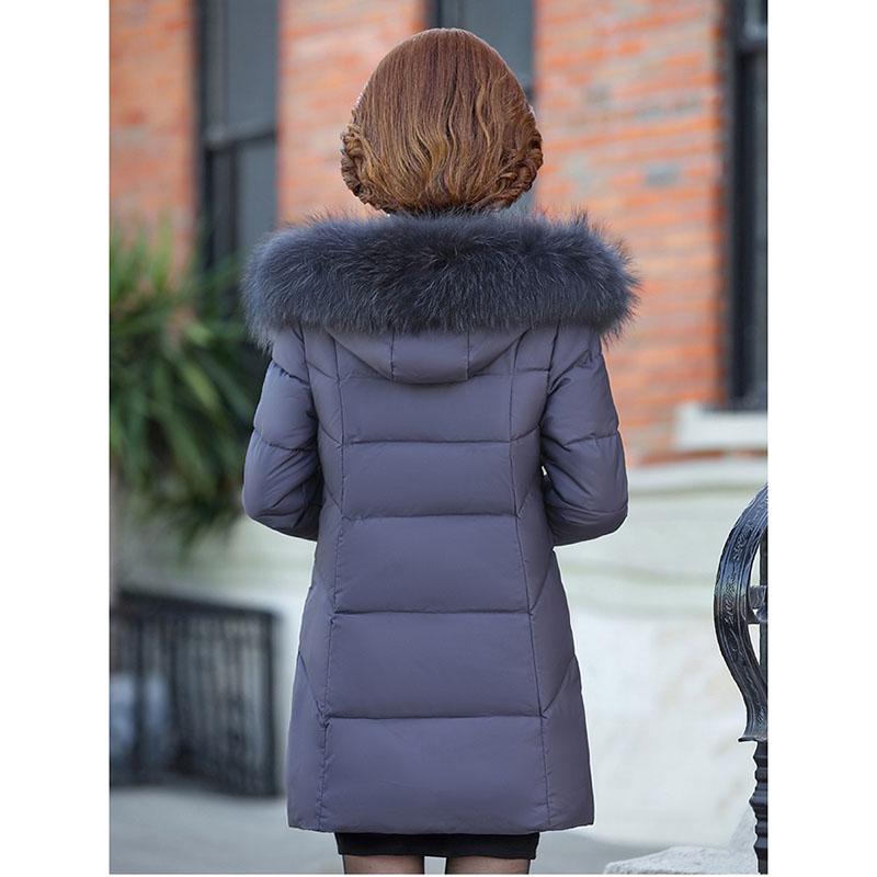 Изображение товара: Хлопковое пальто для женщин среднего и пожилого возраста новая зимняя куртка большой размер с капюшоном большой меховой воротник хлопковая стеганая теплая куртка парки