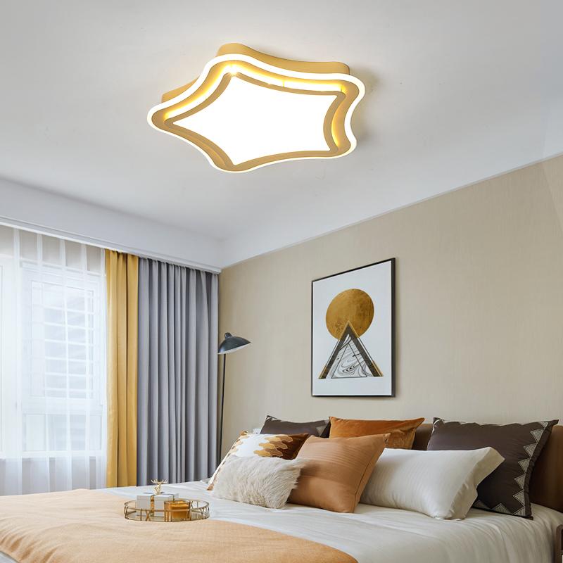 Изображение товара: Креативный светодиодный потолочный светильник с дистанционным управлением, золотистые звезды, потолочный светильник для детской комнаты, спальни, гостиной, AC90-260V