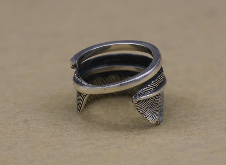 Изображение товара: Мужское кольцо из тайского серебра S925 пробы с перьями
