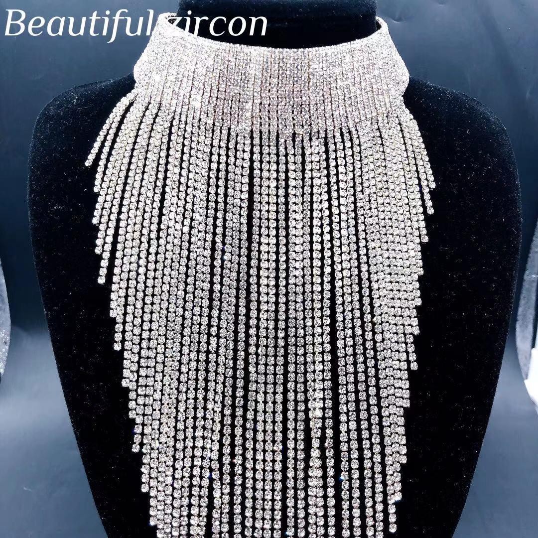Изображение товара: Модное длинное женское ожерелье с кисточками, блестящее Кристальное ожерелье с низким воротником, изысканное ювелирное изделие стразы, подарок на день рождения