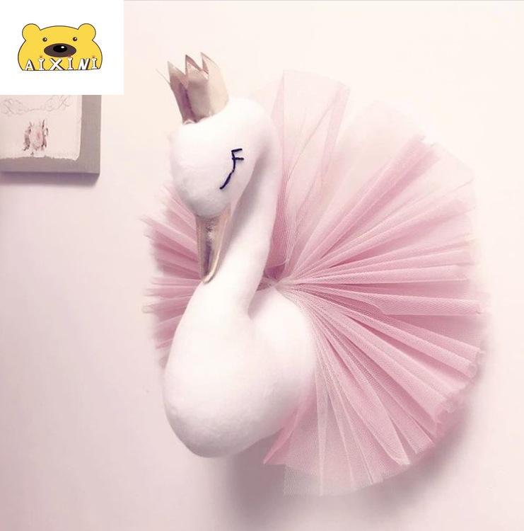 Изображение товара: Настенный плюшевый декор в виде головы лебедя, подвесное крепление в виде фламинго, мягкая игрушка принцессы, подарок для маленькой девочки, декор для детской комнаты