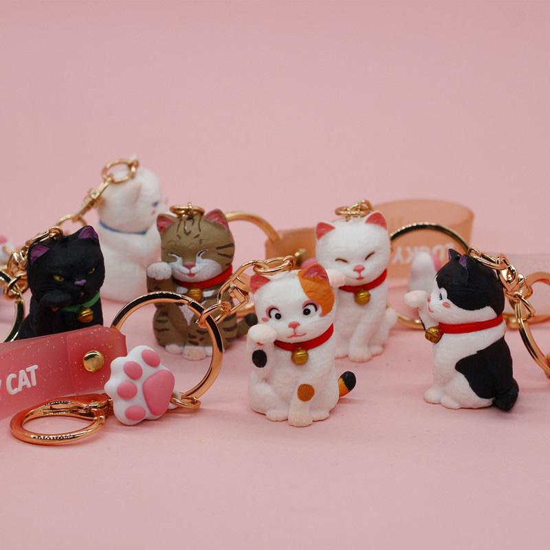 Изображение товара: Милый японский брелок для ключей с котенком для женщин, модный брелок с надписью Счастливый Кот из ПВХ, браслет для ключей, подарок для девушки