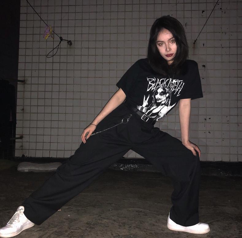 Изображение товара: Женская футболка с металлическими вставками, черная футболка большого размера, в стиле рок, в стиле гранж, в готическом стиле, HAHAYULE-JBH