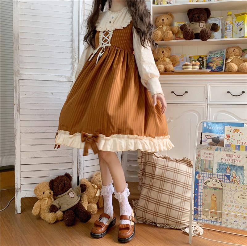 Изображение товара: Милое осеннее платье в стиле японской Лолиты на шнуровке с бантом и длинными рукавами; Милое винтажное платье средней длины коричневого цвета