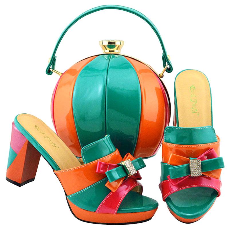 Изображение товара: Итальянские лакированные туфли из искусственной кожи с сумочкой в комплекте; Женские босоножки на высоком каблуке и сумочка в комплекте