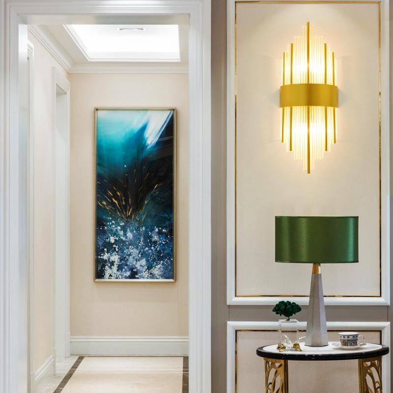 Изображение товара: Скандинавская постмодернизированная Хрустальная настенная лампа, простой роскошный прикроватный светильник для гостиной, спальни, гостиничная Инженерная настенная лампа