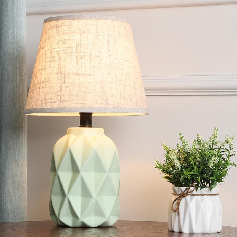Изображение товара: Нордический льняной абажур с керамическим основанием, настольная лампа, прикроватная Ночная лампа для гостиной, Детская лампа для отеля