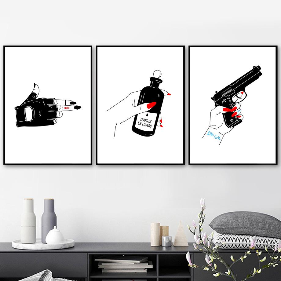 Изображение товара: Настенная картина с ручным пистолетом и бутылкой со слезами, настенная Картина на холсте, скандинавские плакаты и принты, черные и белые настенные картины для гостиной, Настенный декор