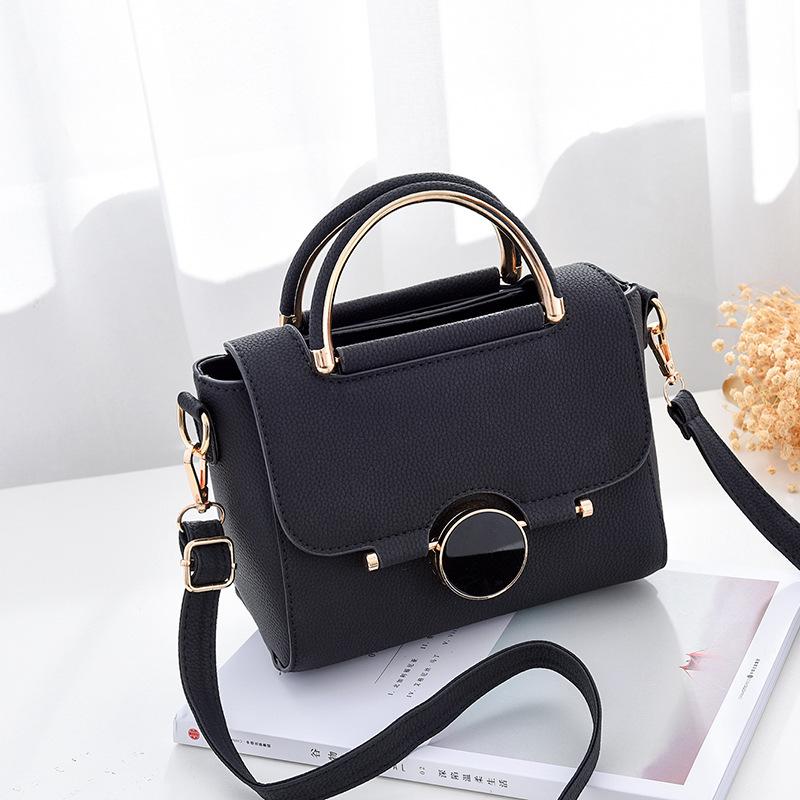 Изображение товара: Женские сумки, новинка 2019, модная трендовая сумка-мессенджер на плечо, простая атмосферная сумка, роскошные сумки, женские дизайнерские сумки