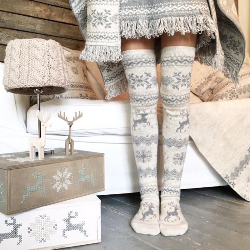 Изображение товара: Женские рождественские носки с изображением снежинок, лося, длинные чулки до бедра, Осень-зима, вязаные теплые носки выше колена, рождественские вязаные шерстяные носки