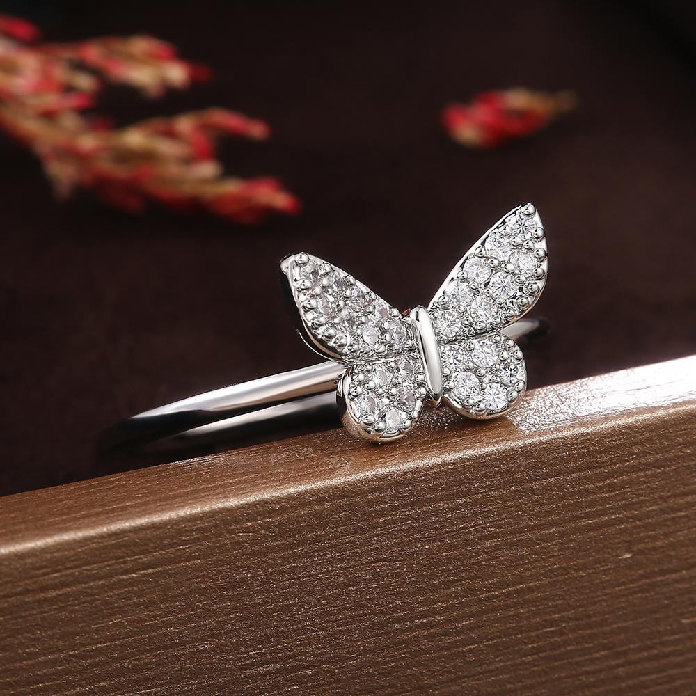 Изображение товара: Huitan серебряный цвет изящная бабочка женские кольца Блестящий кубический цирконий девушка Стильные вечерние женские модные ювелирные изделия