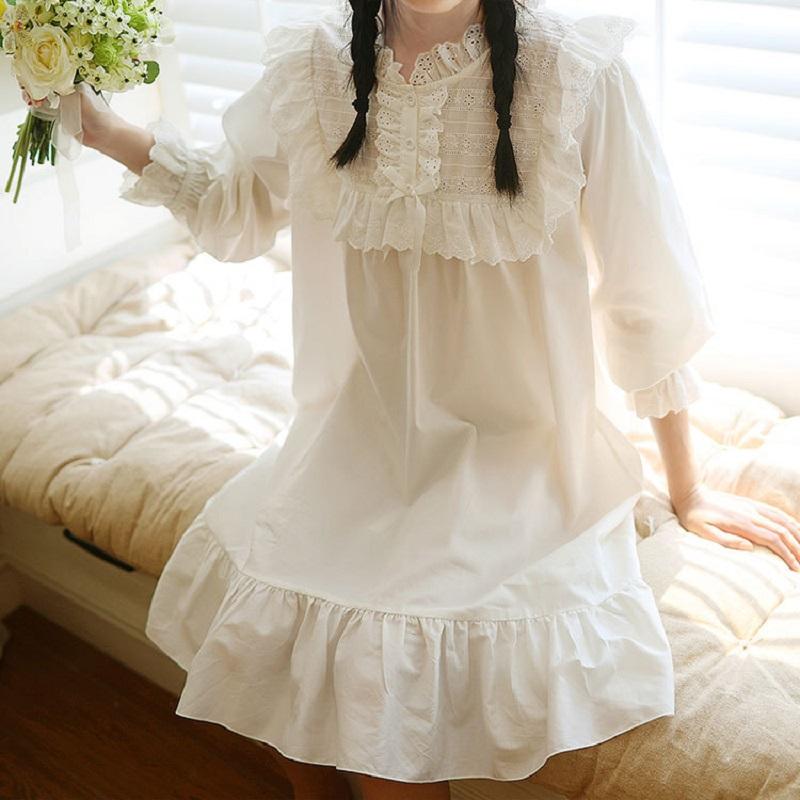 Изображение товара: Милые белые хлопковые женские ночные рубашки с вышивкой на осень и весну свободная пижама с длинным рукавом винтажная Милая Ночная рубашка для девочек