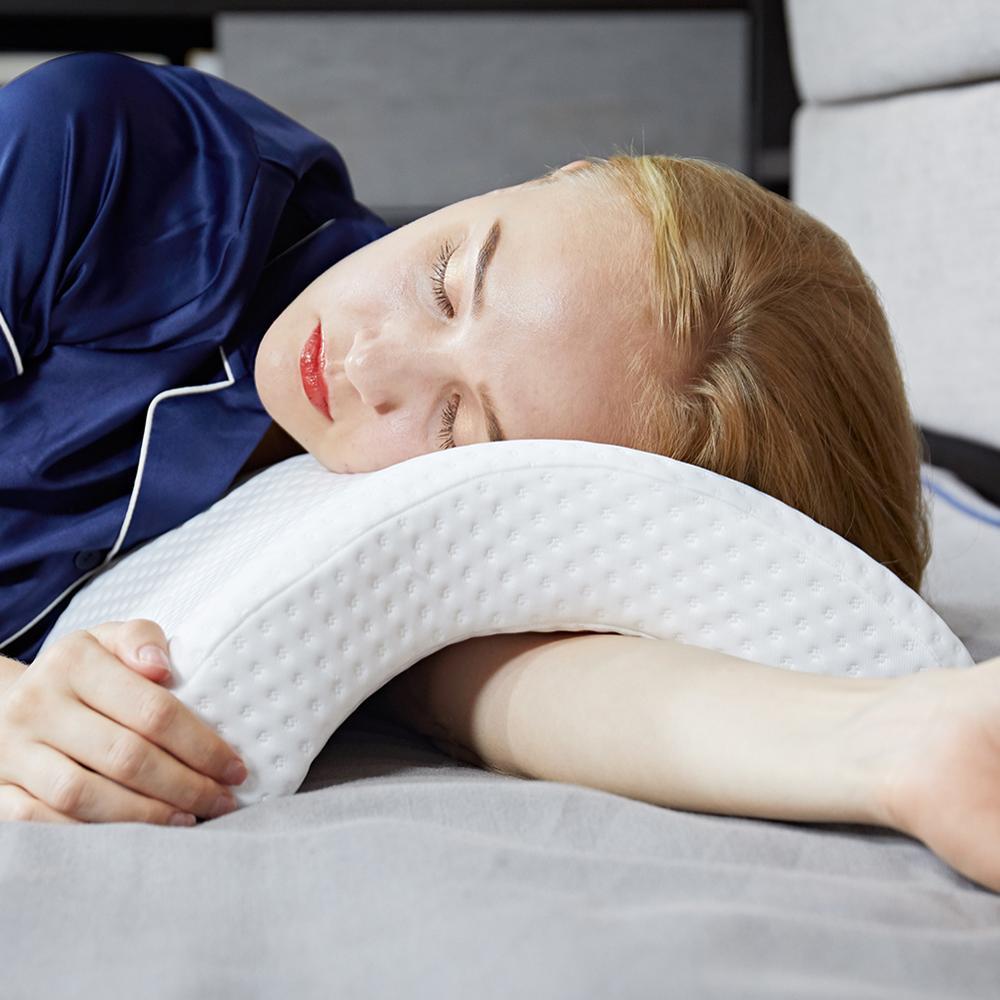 Изображение товара: U-образная Изогнутая подушка из пены с эффектом памяти для шеи и шейки матки с полой дизайнерской ручной подушкой для рук, сувенир Cn (происхождение)