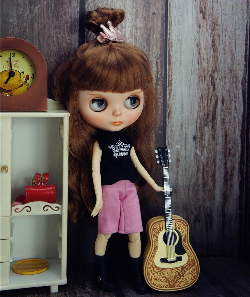 Изображение товара: Модный комплект одежды для куклы блайз, наряды для кукол, черный топ, футболка, розовые шорты для куклы блайз 1/6, аксессуары для кукол, игрушка