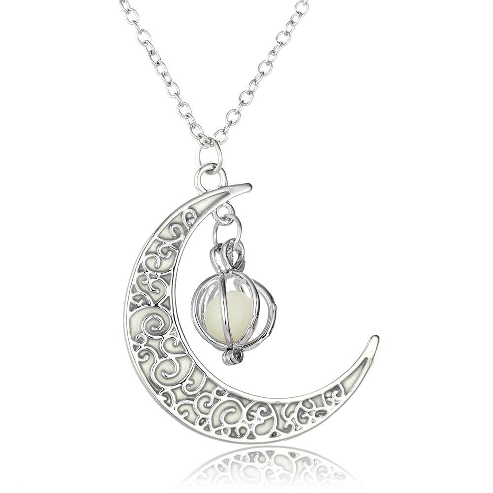 Изображение товара: Ожерелье женское светящееся в темноте, ночное ювелирное изделие в форме Луны, кулон в готическом стиле на Хэллоуин, цвет золото и серебро, Подарочная бижутерия