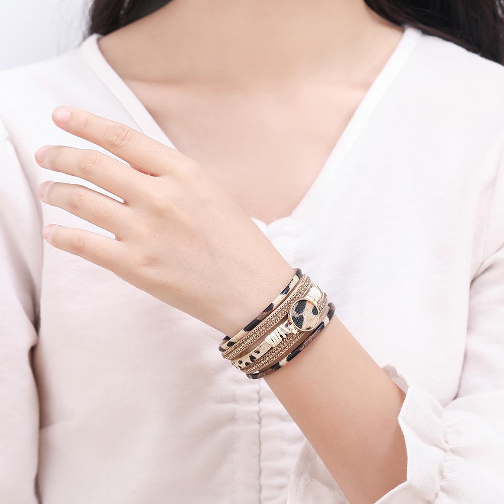 Изображение товара: WYBU четыре стиля очаровательные леопардовые браслеты для женщин подростков девушек Многослойные широкие животные Гепард печать кожаный браслет ювелирные изделия