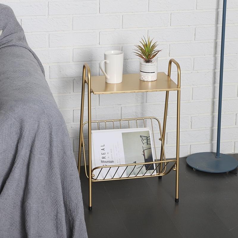 Изображение товара: Креативный Золотой Железный журнальный столик для гостиной, Диванный прикроватный столик, подвижный небольшой столик с книжным журналом, стойка, домашняя мебель