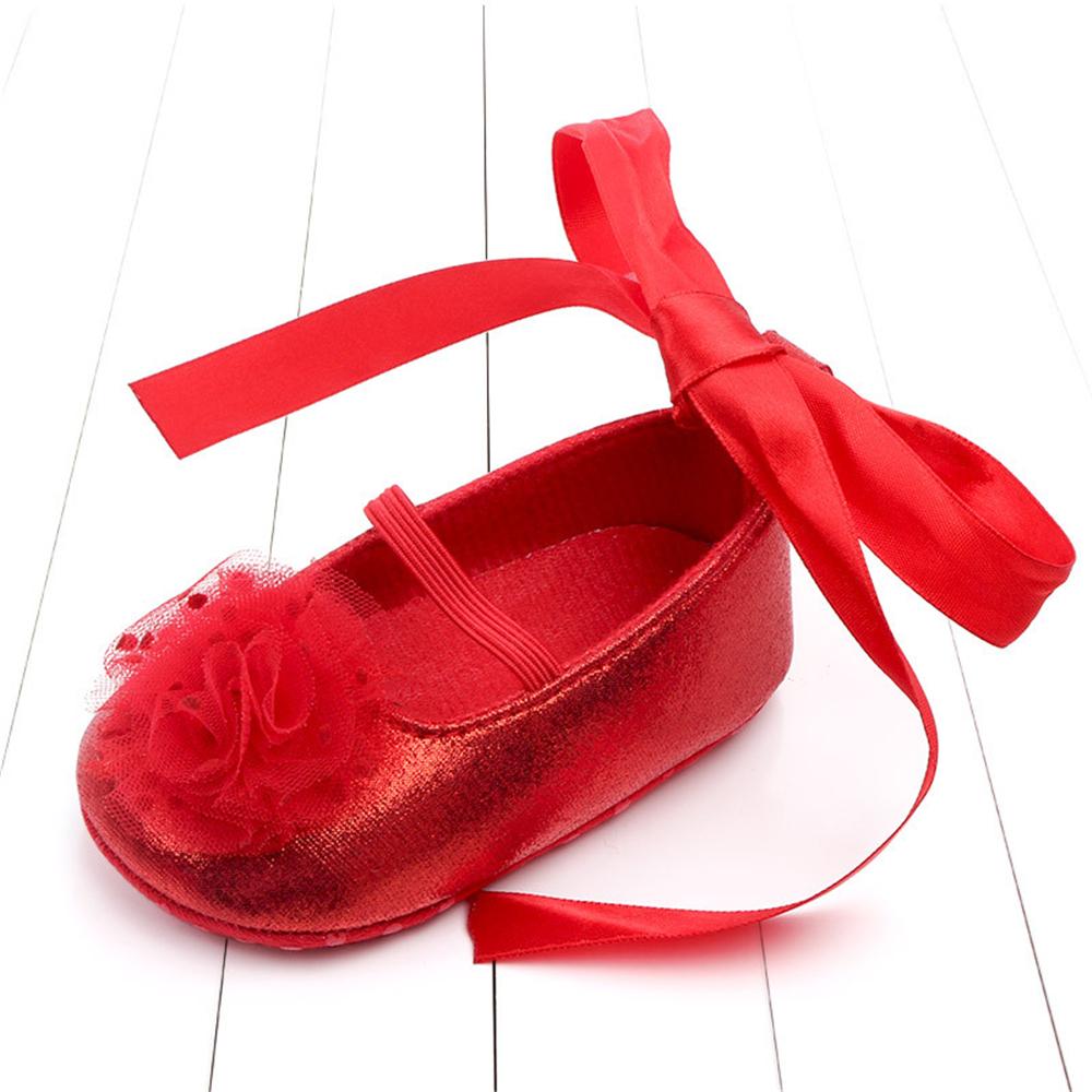 Изображение товара: Милые Нескользящие туфли из искусственной кожи на плоской подошве на весну, лето и осень для маленьких детей, с цветочной лентой, для маленьких девочек, для начинающих ходить, для детей 0-12 месяцев