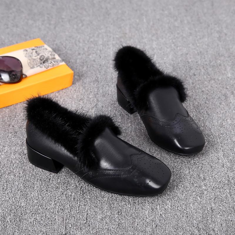Изображение товара: Женские резная обувь OLOMLB из натуральной кожи с норковым мехом, лоферы на блочном каблуке, теплая зимняя обувь с квадратным носком, броги, снежные роскошные черные