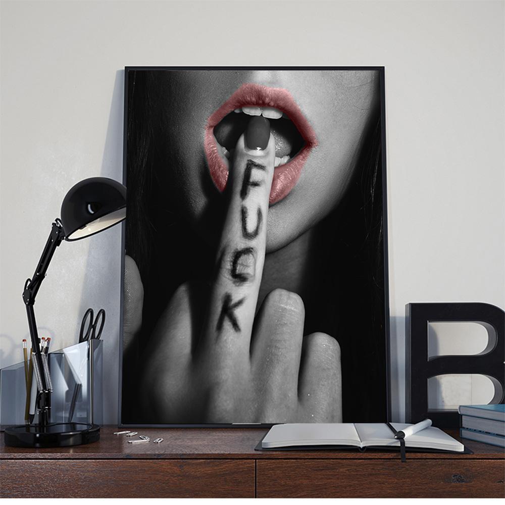 Изображение товара: Черный и белый сексуальные губы с пальцами холст настенные картины художественные плакаты и принты стены Куадрос картины украшения дома