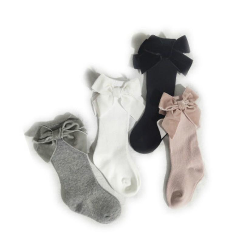 Изображение товара: Детская одежда для маленьких девочек с однотонным большим кружевным бантом узел Симпатичные носки из хлопка, мягкие детские, для малышей Детские Модные теплые осенне-зимние носки От 0 до 5 лет