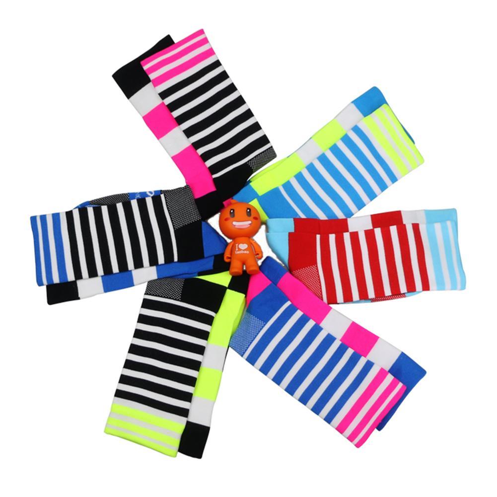 Изображение товара: Новинка 2019, стильные велосипедные носки, спортивные носки для бега, езды на велосипеде, носки и Компрессионные носки в одной паре разных цветов