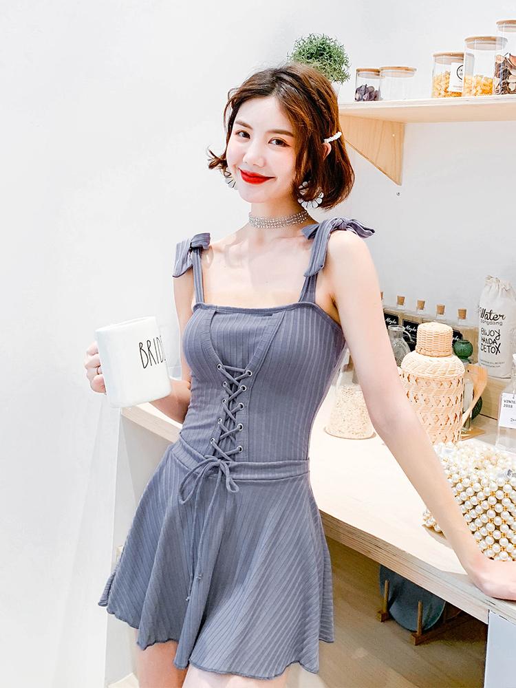 Изображение товара: 2019 New Korean Women One Piece Swimsuit Solid Sweetheart Neckline Bandeau Front Tie Sling Strap Belted  Backless Skirt Suit