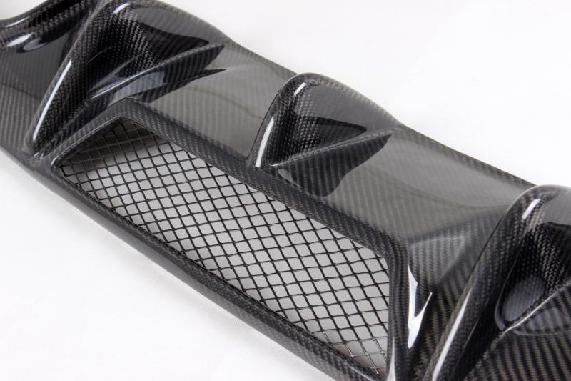 Изображение товара: Диффузор из углеродного волокна, губа на задний бампер для Mercedes Benz C-Class W204 C63 AMG C300 c180 c200 c250 C350 Sports Sedan 2012-2014