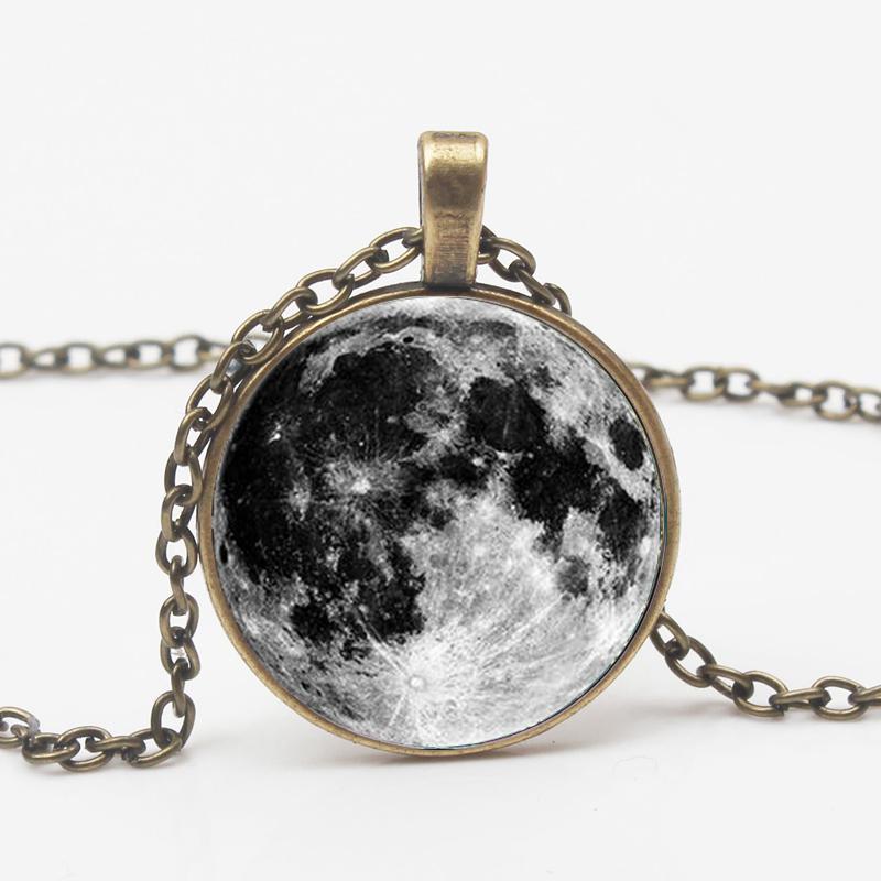 Изображение товара: Женское Ожерелье с изображением Галактической Луны NewRetro, длинное ожерелье со стеклянной поверхностью Луны, подарок для вечеринки