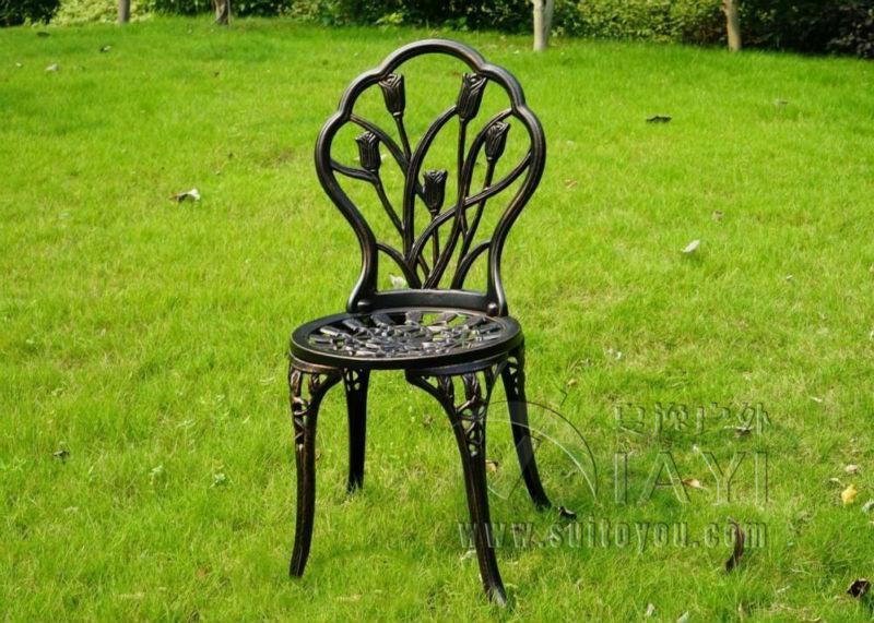 Изображение товара: Набор из 3 алюминиевых стульев и стола для бистро в античном медном стиле для сада с тюльпаном