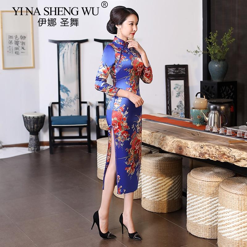 Изображение товара: Традиционное китайское длинное платье Ципао, улучшенное женское банкетное платье для выступлений, облегающее атласное платье Ципао с принтом, новое китайское свадебное платье