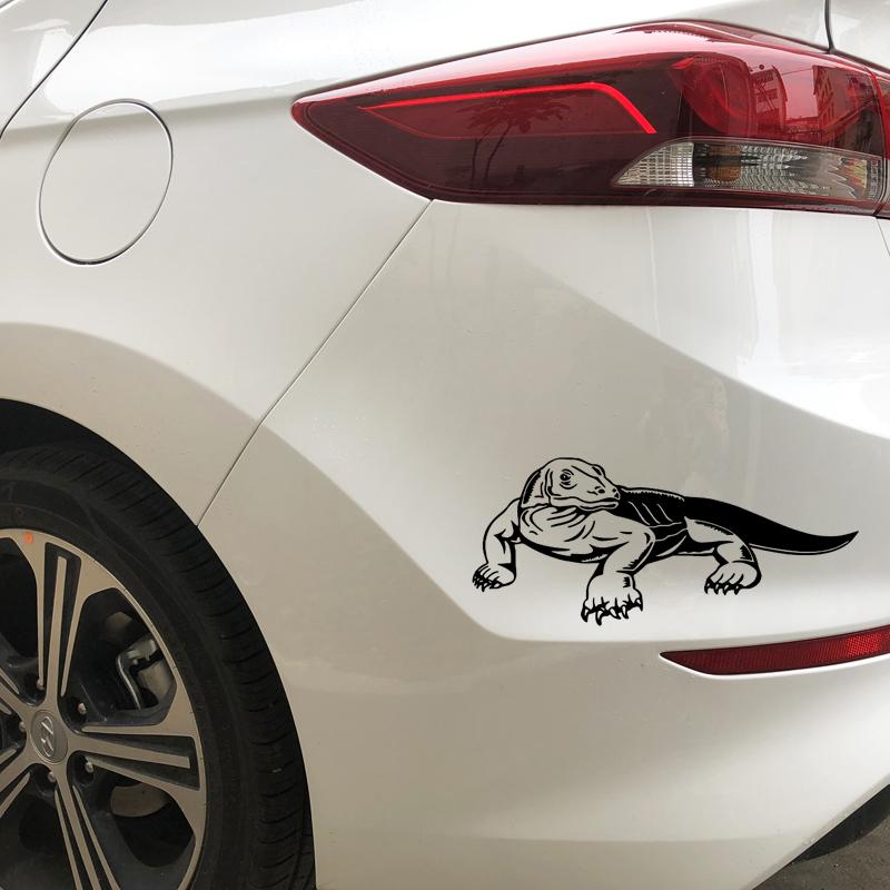 Изображение товара: YJZT 18,8 см * 8,2 см, автомобильные наклейки с узором в виде ящерицы, украшение для багажника автомобиля, Виниловая наклейка, черный/серебристый цвет