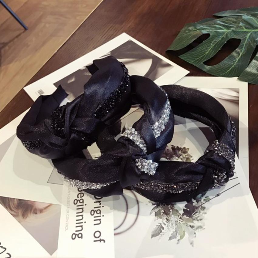 Изображение товара: Элегантная повязка для волос Levao Chic стразы аксессуары для волос перекрещивающаяся повязка на голову широкие атласные повязки для волос ободок головной убор