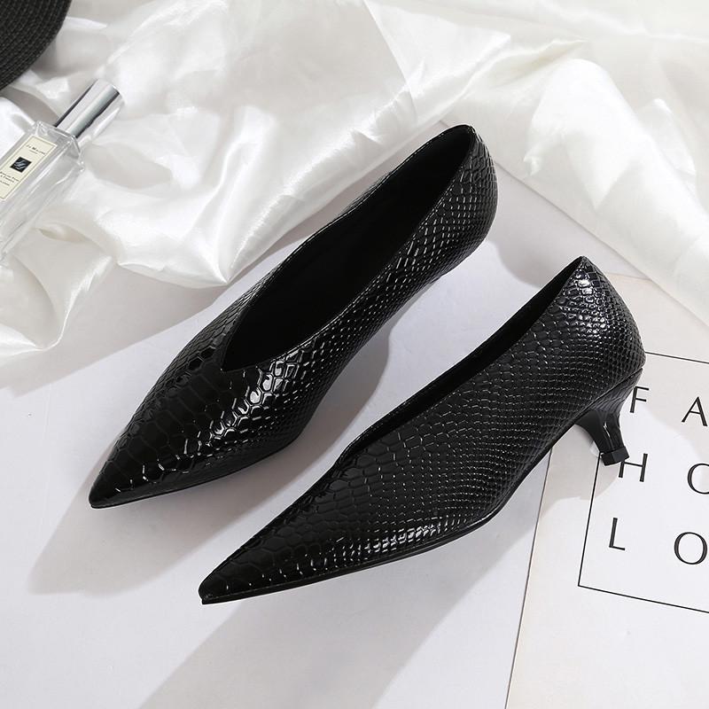 Изображение товара: Туфли-лодочки женские на шпильке, лакированная кожа, заостренный носок, высокий тонкий каблук, элегантная обувь для офиса и работы, Размеры 33-40